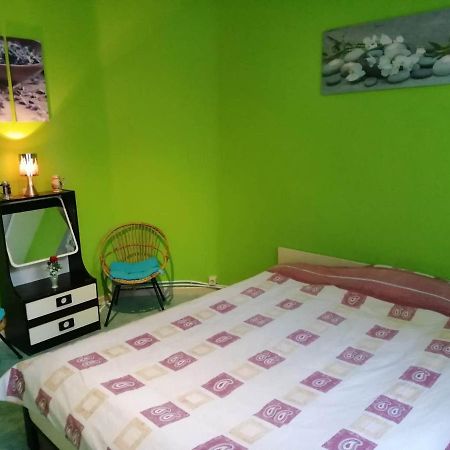 Simpele Slaapkamer Geraardsbergen Buitenkant foto