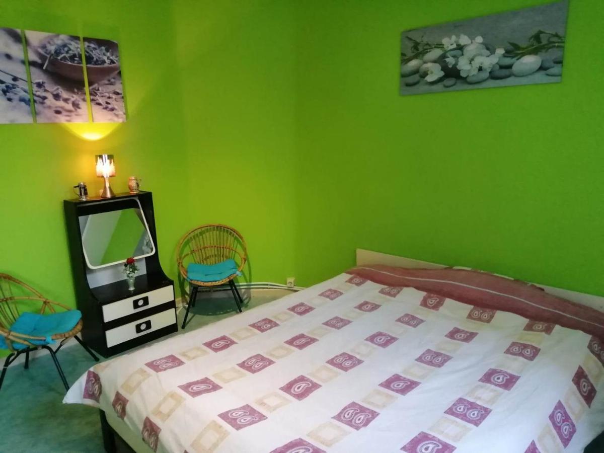 Simpele Slaapkamer Geraardsbergen Buitenkant foto